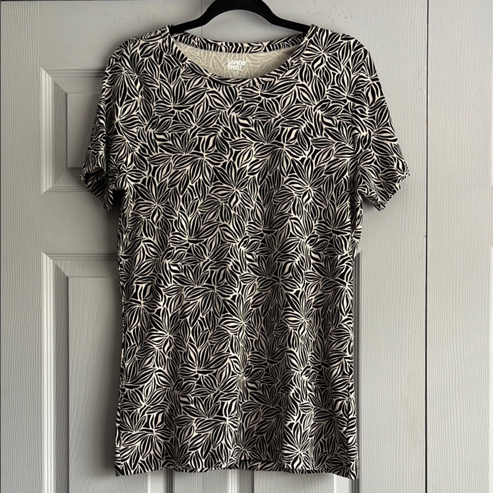 Lands’ End Black and White Print Women's Top L